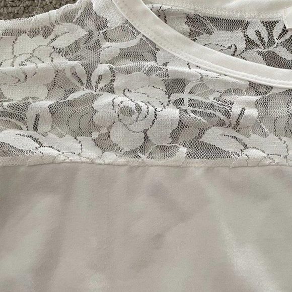 Top with lace/net neck - Picture 3 of 3